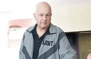 XXX Diversão vídeo porno pau grande lésbica de três sentidos numa cama