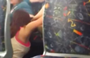 XXX Um casal amador continua a foder com o creampie até eu quero ver um filme de pornô ter orgasmos.