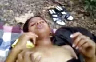 XXX Um xxx video brasileiro amador esquisito com Mamas Grandes só quer chupar uma pila