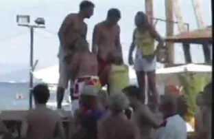 XXX A vide prono Ruiva Boazona Ajuda O Namorado A Masturbar-Se.