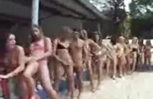 XXX As milfs quero ver o filme pornô da gretchen do Busty gym arranjam umas braszers pós-treino.