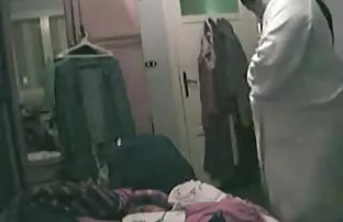 XXX Puta asiática a arranjar o seu brinquedo sexual de rata molhada vídeo de pornografia brasileira