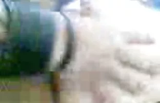 XXX A MILF peluda masturba-se vídeo de pornô novo com uma grande rata.