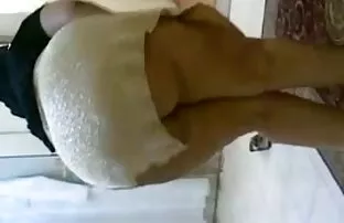 XXX Arruinou-lhe o orgasmo com uma punheta oleada antes de o vídeo pornô brasileiro acabar com a minha varinha.
