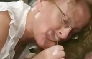 XXX A Miúda Europeia Recebe Esperma Dos Seus Mestres vidio oorno