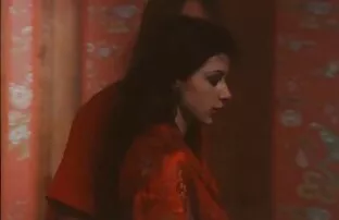 XXX A Esposa xvideo cantora Japonesa EMI Sasaki masturba-se à noite, sem censura.